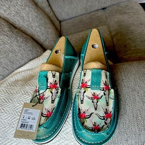 Ariat Turquoise Cow Skull Leather Cruiser Shoe  *New Never Worn*